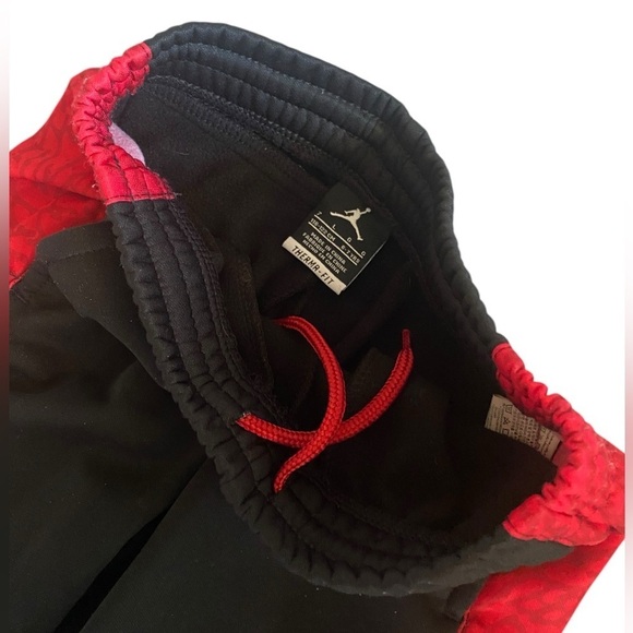 Jordan Therma-Fit Joggers Red/Black Size 7 Large Athleisure Kidcore Gorpcore - Picture 3 of 8